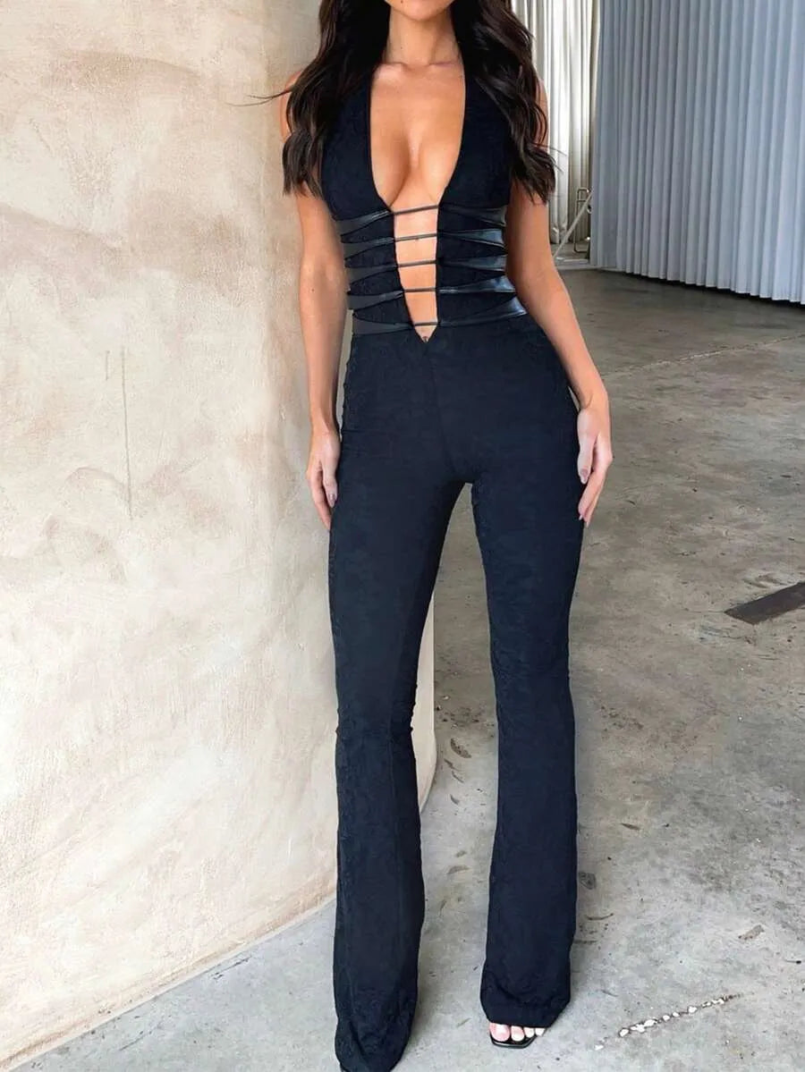 SHEIN جمبسوت بلون أسود بياقة عميقة وظهر مكشوف وقصة ضيقة بدون أكمام