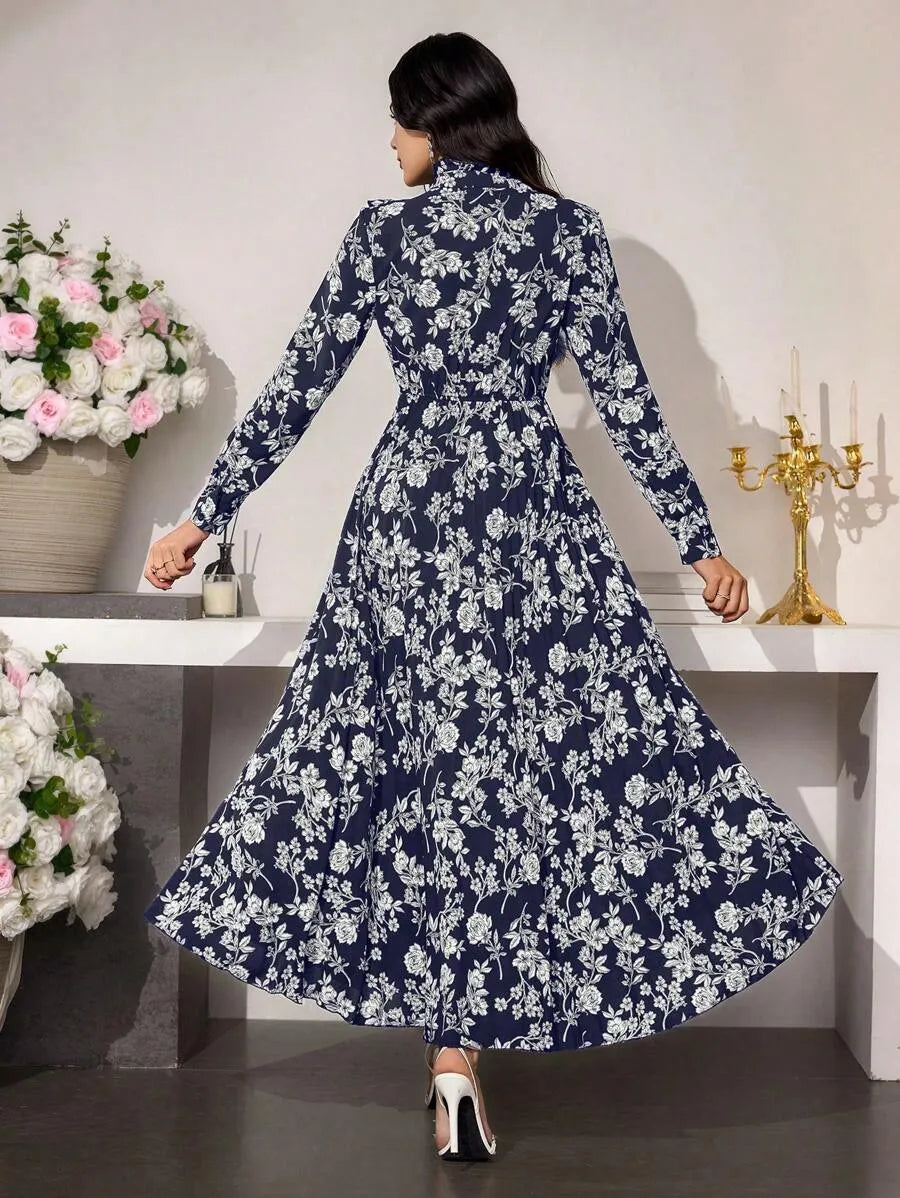 SHEIN Mulvari فستان ماكسي بياقة دائرية وأكمام طويلة بنقشة زهور بلون أزرق بحري
