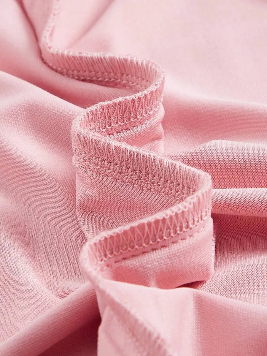 SHEIN MOD فستان كامي نسائي طويل بنقشة زهور صغيرة وكشكشة وفتحة جانبية بلون وردي فاتح