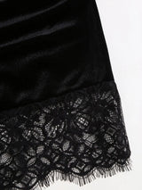 SHEIN Sweetra فستان ميني ضيق بياقة نصف عالية وأكمام واسعة وثنيات وحافة دانتيل بلون أسود