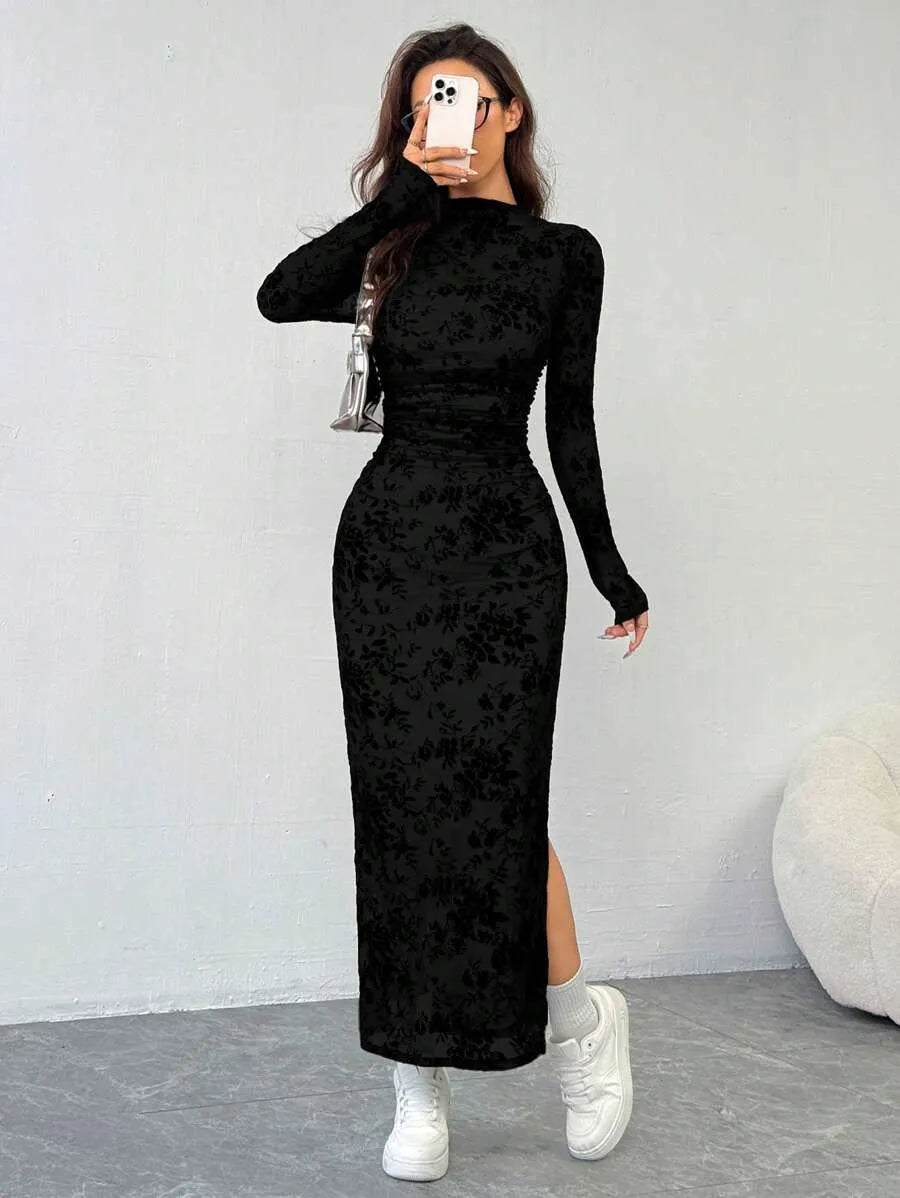 SHEIN EZwear فستان طويل ضيق بياقة عالية وأكمام طويلة وشق جانبي بلون أسود
