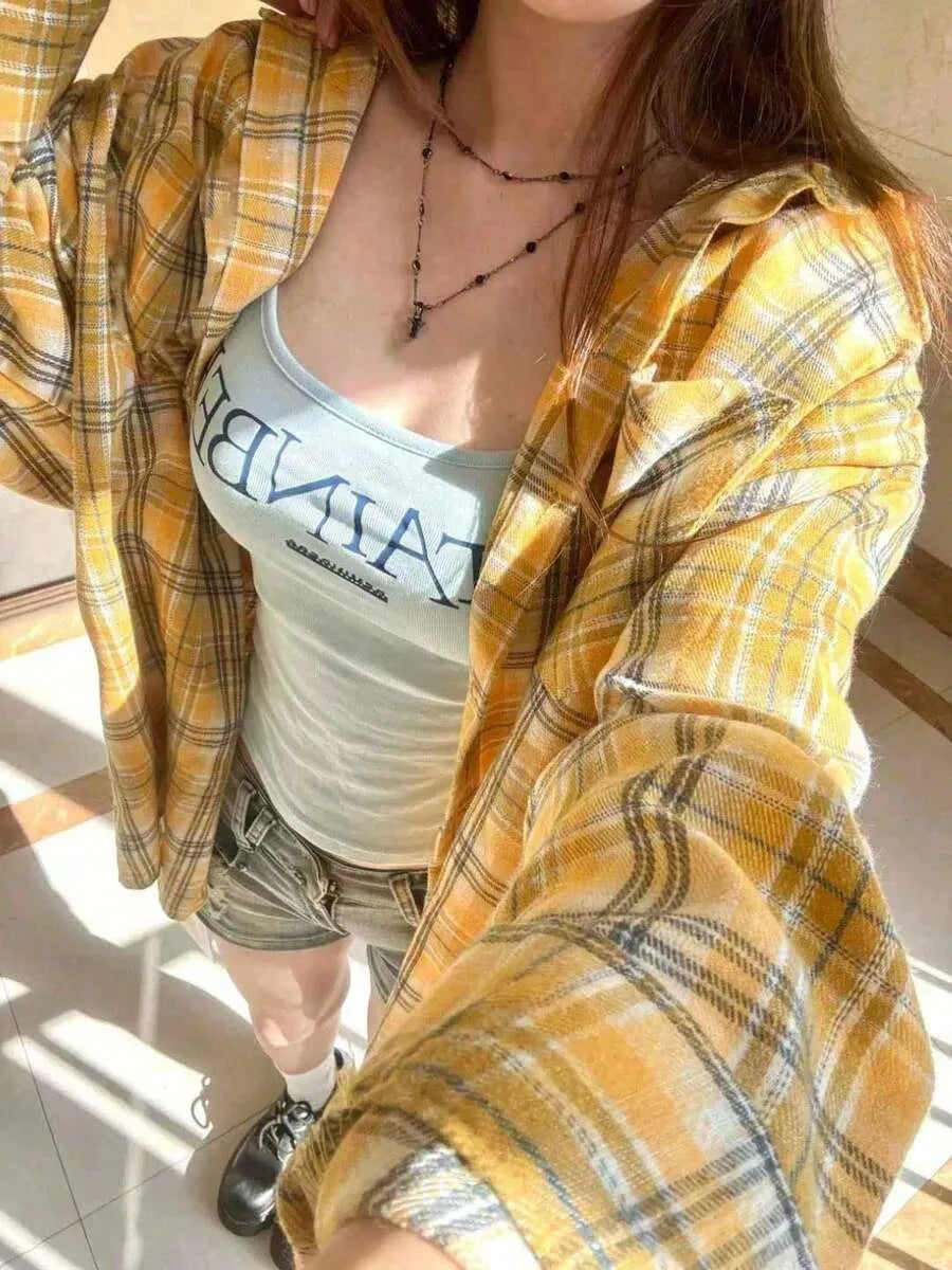 SHEIN جاكيت قميص نسائي فضفاض بنقشة مربعات وأزرار وجيوب بلون أصفر