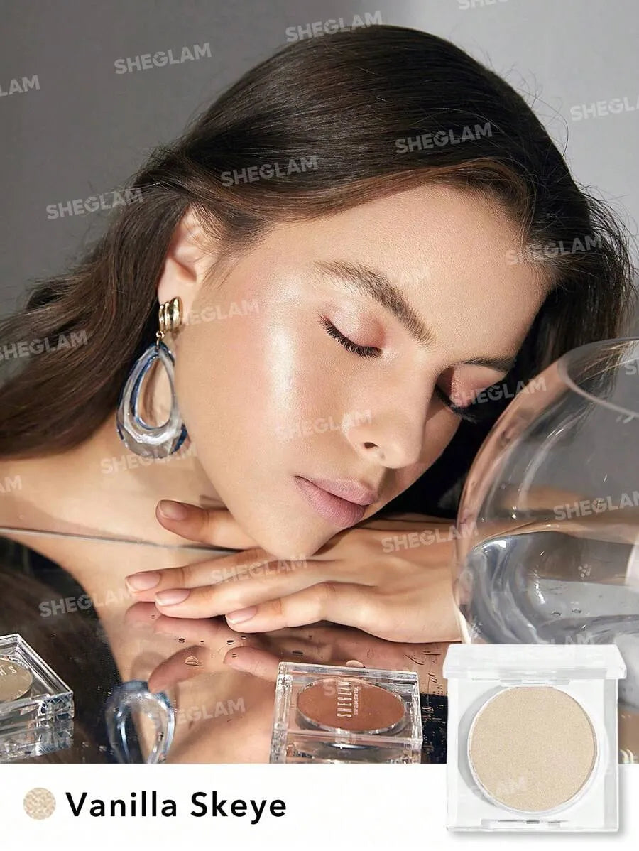 SHEIN SHEGLAM Cosmic Crystal Vanilla Skeye هايلايتر موس بلون  بلمعة لامعة