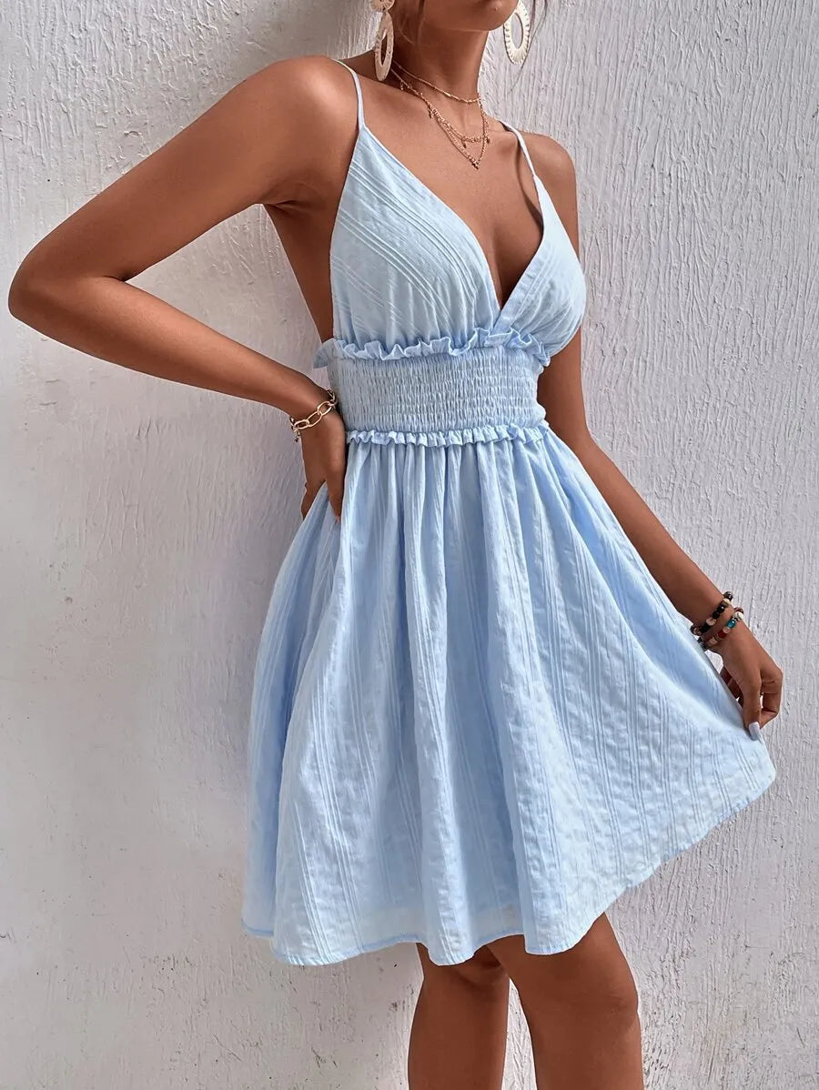 SHEIN Breezaya فستان بلون أزرق فاتح قصير كامي برباط وكشكش ومكشوف الظهر