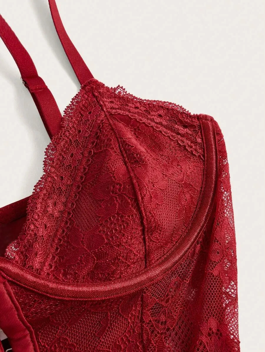 SHEIN ICON فستان بلون عنابي اللون ميني ودانتيل مرقع وعارية الذراعين وكؤوس سلكية