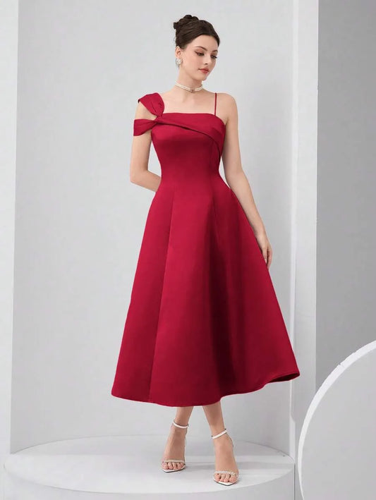 SHEIN Modelyn فستان طويل بتصميم غير متماثل للكتف بلون أحمر