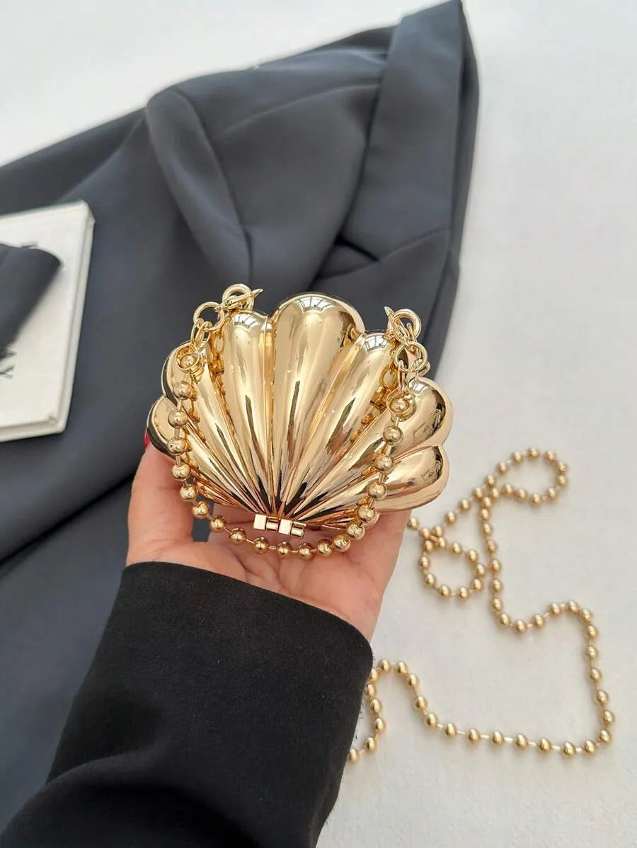 SHEIN حقيبة يد صغيرة بشكل صدفة للكروس بسلسلة معدنية لعشاق الموضة والسهرات