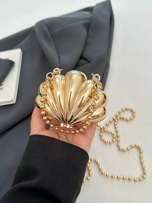 SHEIN حقيبة يد صغيرة بشكل صدفة للكروس بسلسلة معدنية لعشاق الموضة والسهرات