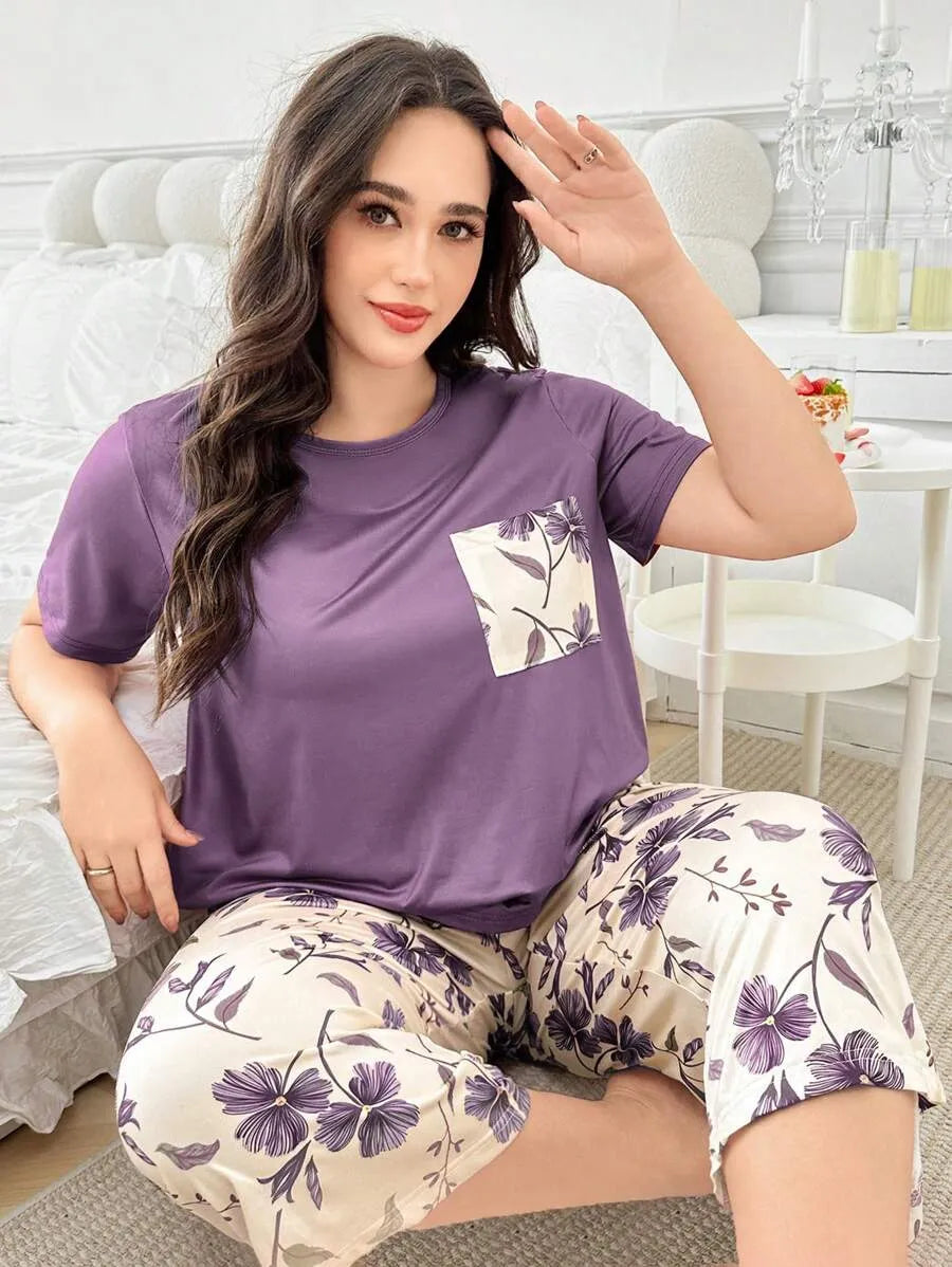 SHEIN طقم نسائي بلون أرجواني مزين بالزهور بأكمام قصيرة وبنطال كابري