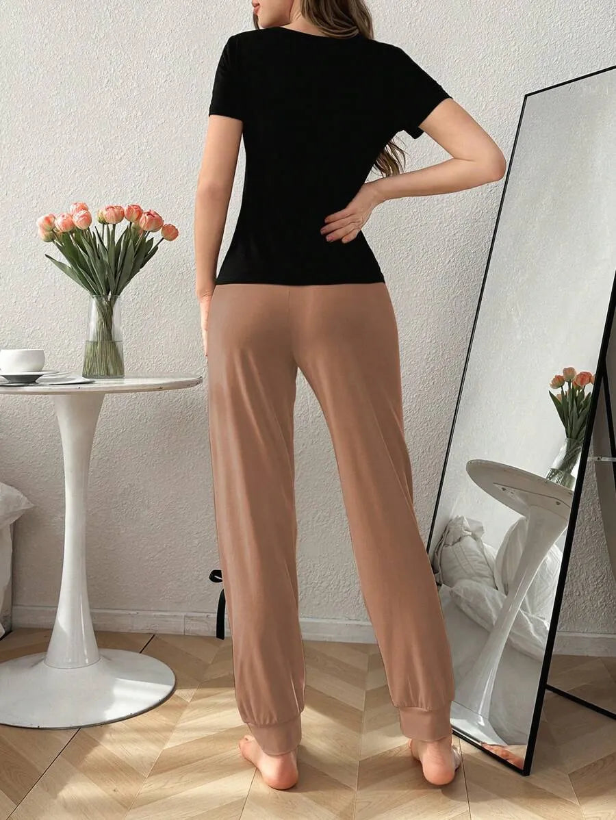SHEIN طقم بيجامة قطعتين بتوب قصير وبنطلون مزين بفيونكة بلون بني