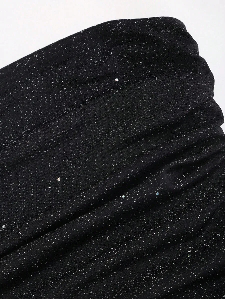 SHEIN Sweetra فستان بلون الأسود ميني بدون أكتاف ولامع بكشكش وبظهر مكشوف