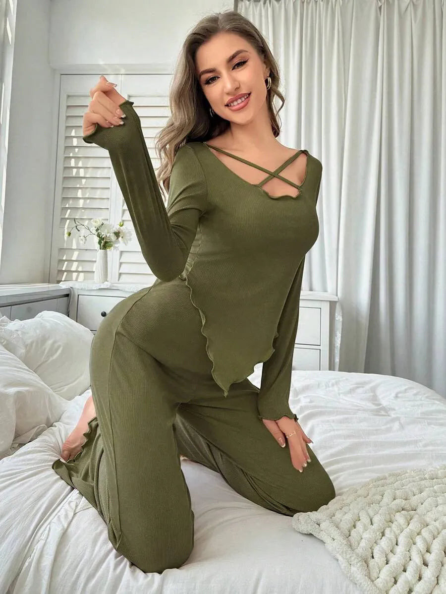 SHEIN طقم بيجامة قطعتين بأكمام طويلة بلون أخضر عسكري