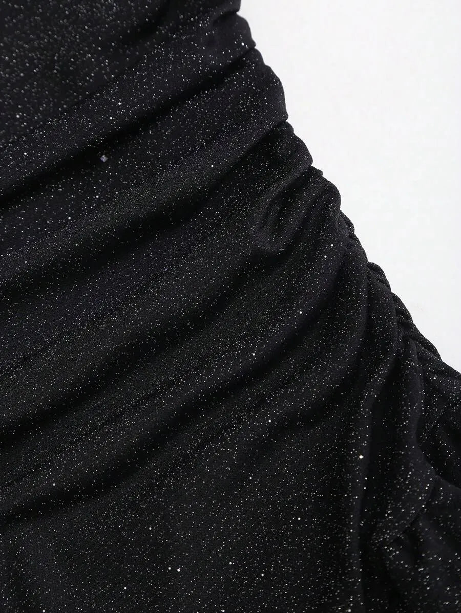 SHEIN Sweetra فستان بلون الأسود ميني بدون أكتاف ولامع بكشكش وبظهر مكشوف