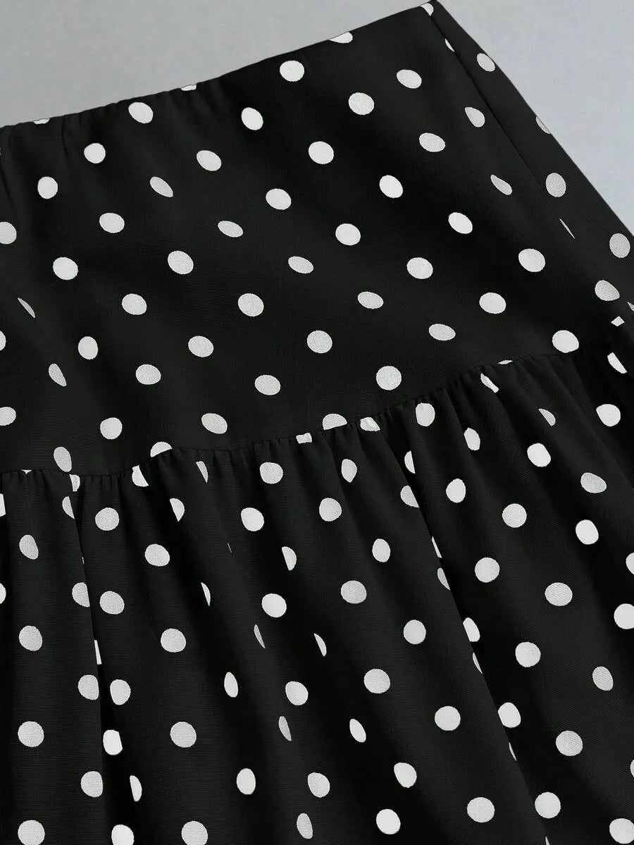 SHEIN Sweetra طقم بلون متعدد الألوان توب كتف غير متماثل وتنورة طويلة منقطة