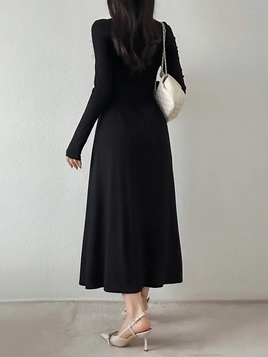 SHEIN FRIFUL فستان قصير بياقة دائرية وأكمام طويلة وتفاصيل دانتيل بلون أبيض لؤلؤي