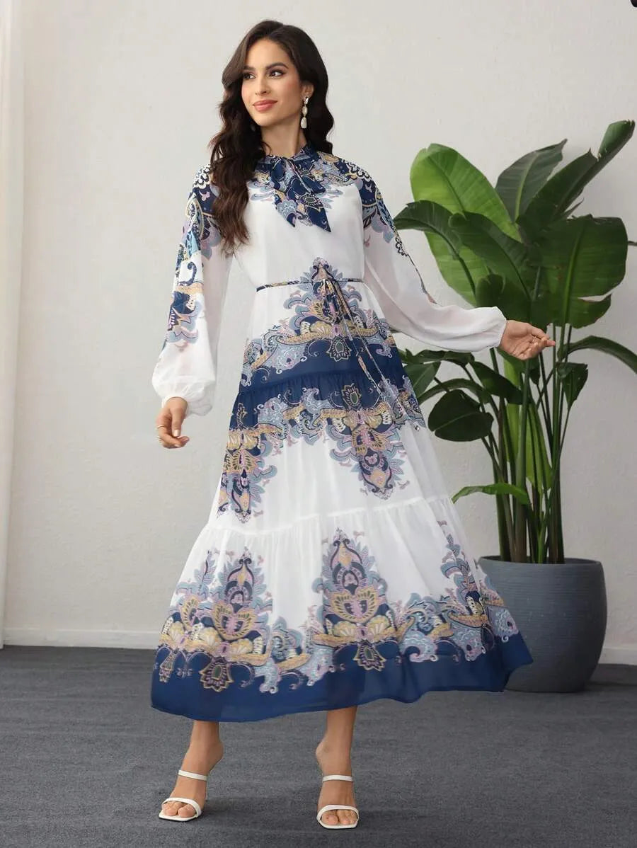 SHEIN Lacomfia فستان طويل بربطة أمامية وأكمام فوانيس بنقشة باروكو بلون أزرق