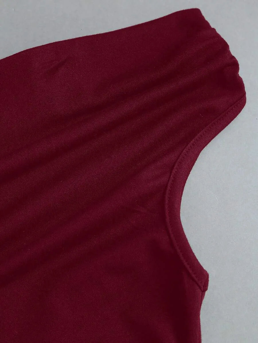 SHEIN Sweetra طقم بلون متعدد الألوان توب كتف غير متماثل وتنورة طويلة منقطة