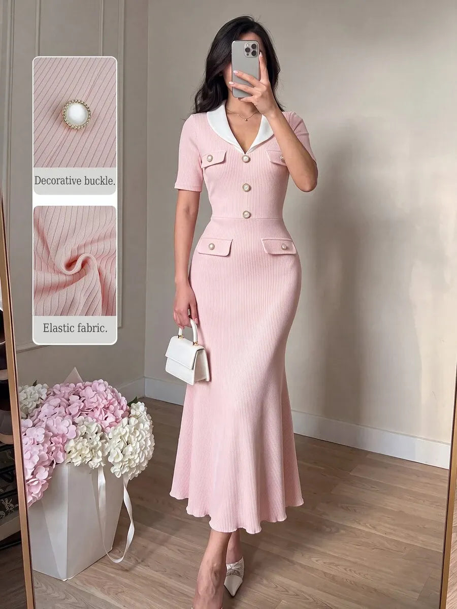 SHEIN NOVVYNE فستان ميدي محبوك ضيق بياقة بحار بيضاء وأزرار أمامية وذيل حورية البحر بلون وردي