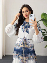 SHEIN Lacomfia فستان طويل بربطة أمامية وأكمام فوانيس بنقشة باروكو بلون أزرق
