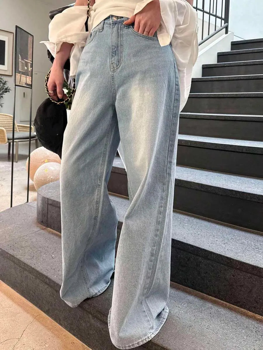 SHEIN DAZY بنطلون جينز فضفاض بقصة مستقيمة بخصر عالٍ بلون أزرق فاتح