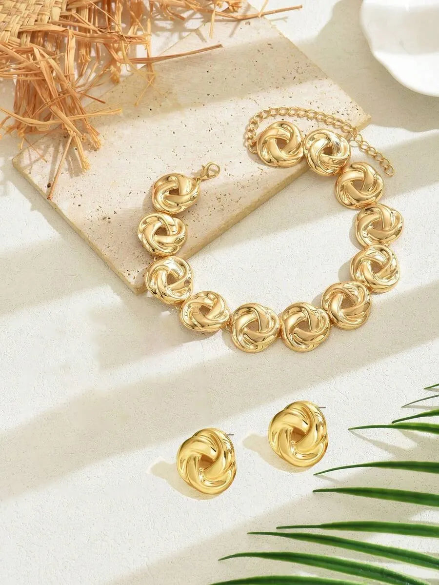 SHEIN طقم مجوهرات نسائي 3 قطع قلادة وأقراط بتصميم زهرة بلون ذهبي