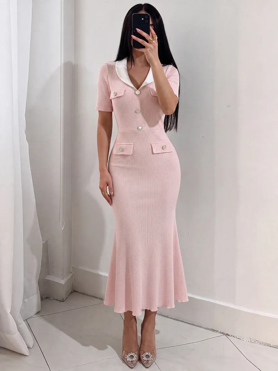 SHEIN NOVVYNE فستان ميدي محبوك ضيق بياقة بحار بيضاء وأزرار أمامية وذيل حورية البحر بلون وردي