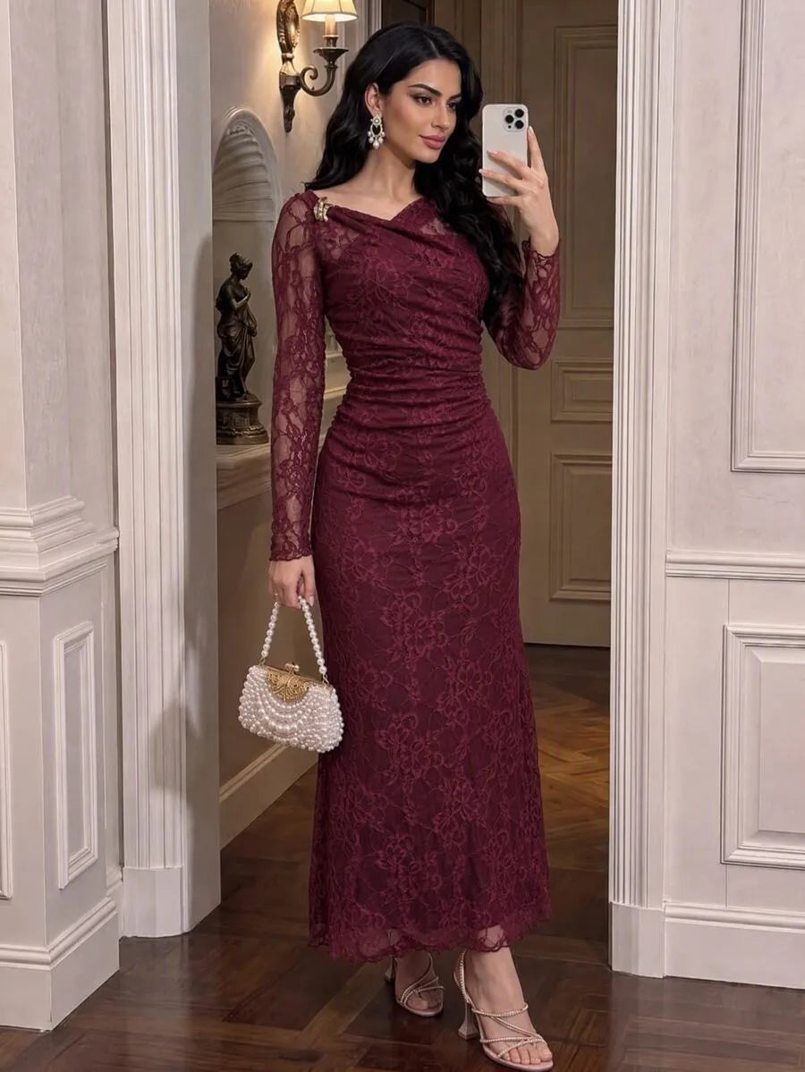 SHEIN Modelyn فستان ميدي بياقة غير متماثلة وأكمام واسعة من الدانتيل بلون عنابي