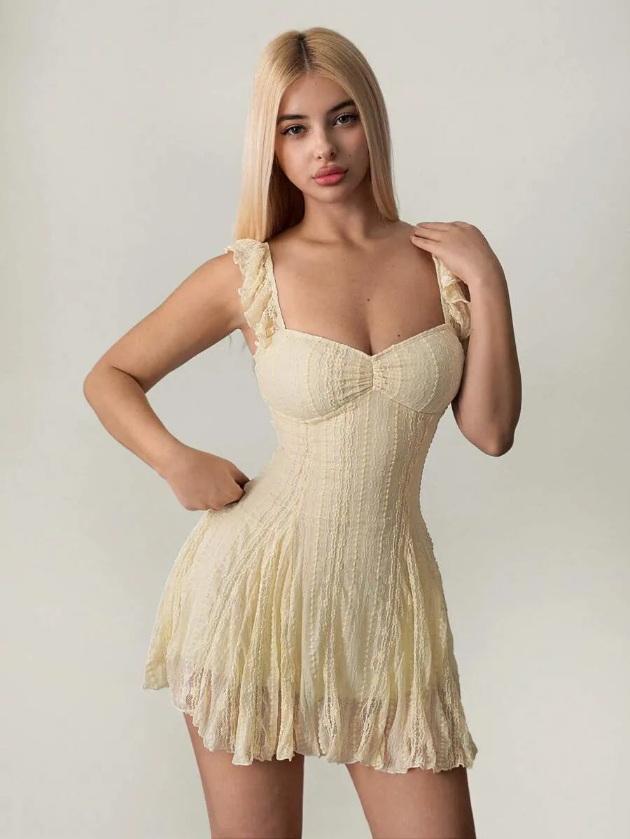 SHEIN Sweetina فستان بلون مشمشي ميني كامي من الدانتيل المفرغ وبظهر مكشوف