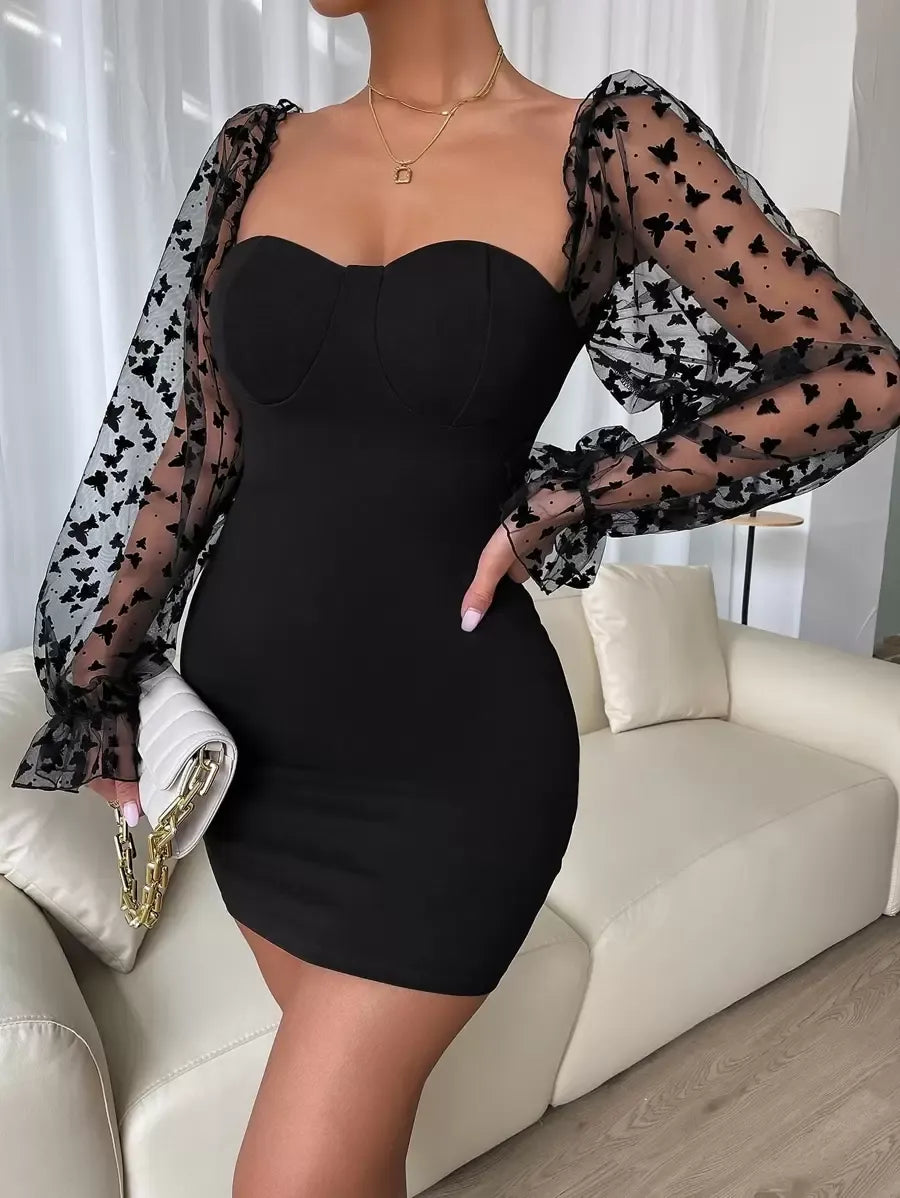 SHEIN Rafferiza فستان أسود ميني ضيق بياقة على شكل قلب وطبعات فراشات