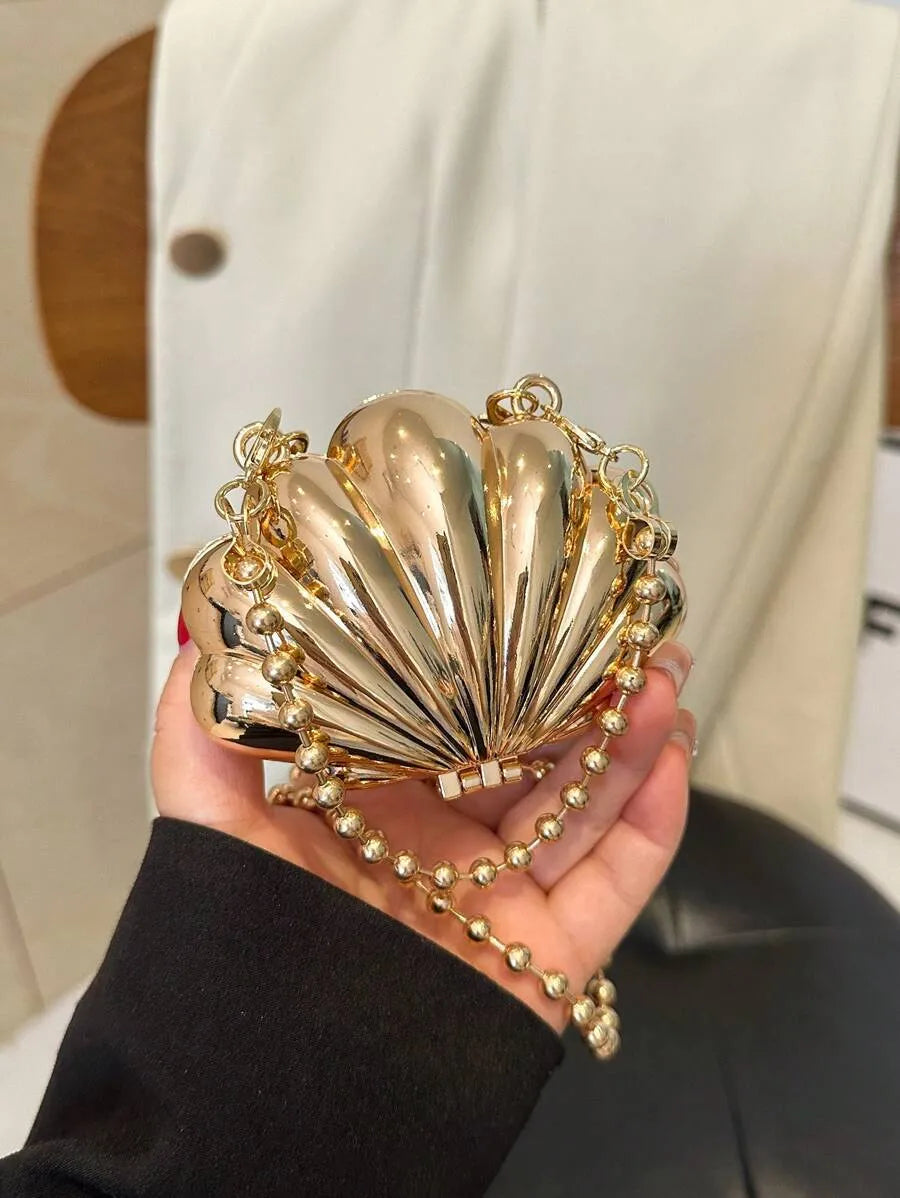 SHEIN حقيبة يد صغيرة بشكل صدفة للكروس بسلسلة معدنية لعشاق الموضة والسهرات