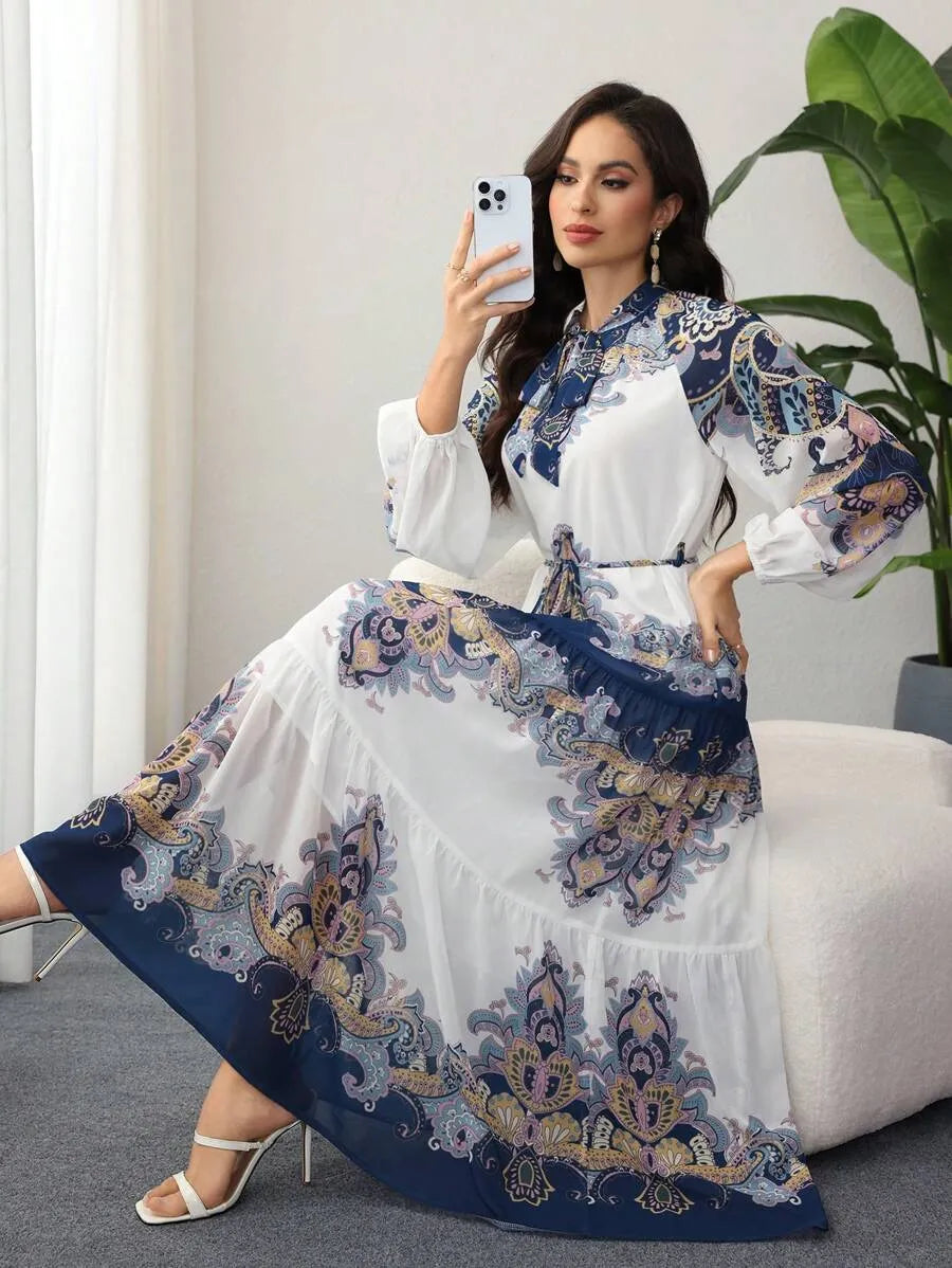 SHEIN Lacomfia فستان طويل بربطة أمامية وأكمام فوانيس بنقشة باروكو بلون أزرق
