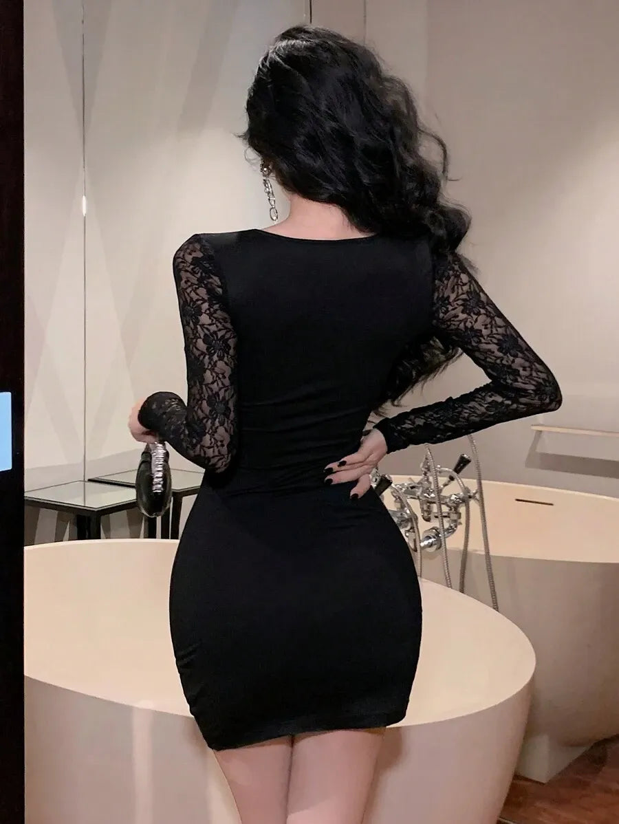 SHEIN DAZY فستان أسود قصير مطرز بالدانتيل شفاف للخصر وأكمام طويلة للخريف