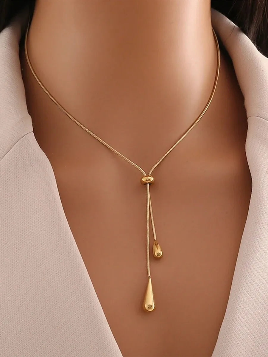 SHEIN طقم مجوهرات نسائي من الفولاذ المقاوم للصدأ بتصميم قطرة ماء بيضاوية