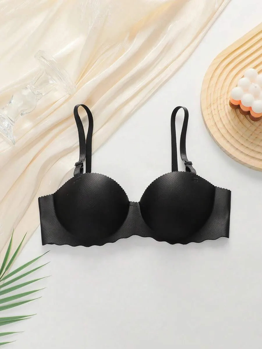 SHEIN حمالة صدر سوداء رافعة بدون خياطة وأسلاك بكوب ناعم مبطن