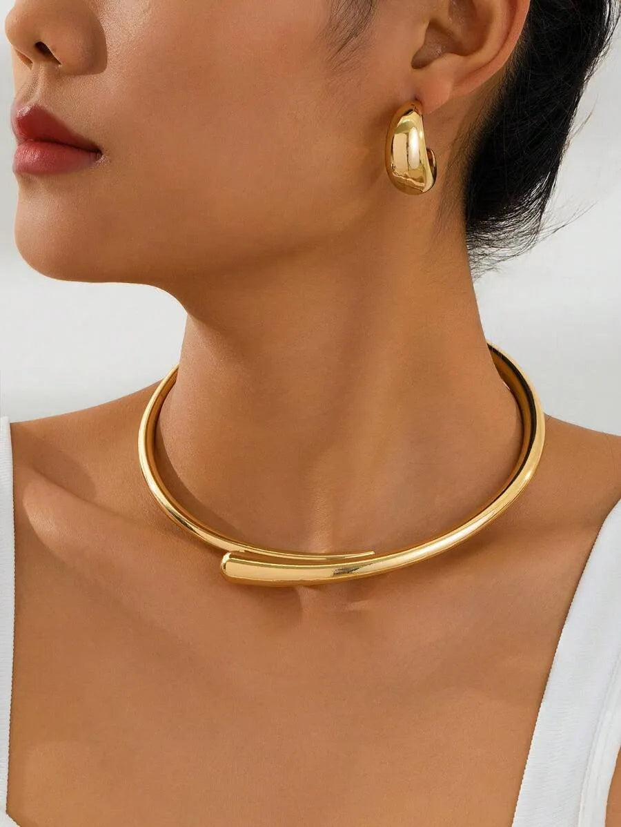 SHEIN طقم مجوهرات نسائي 3 قطع قلادة وأقراط بتصميم قطرة ماء بلون ذهبي