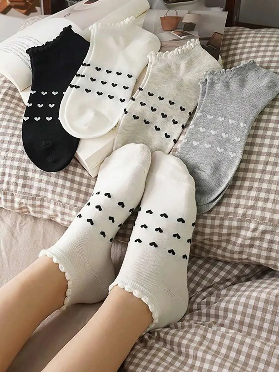 SHEIN جوارب قصيرة نسائية من الدانتيل بتصميم قلب ومتعدد الألوان