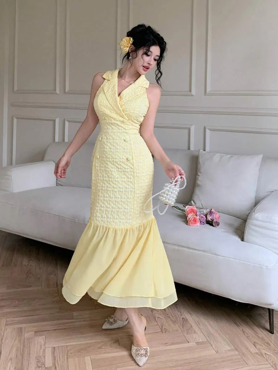 SHEIN Modelyn فستان ميدي بدون أكمام بياقة غربية وخصر مرتفع ونقشة نباتات بلون أصفر