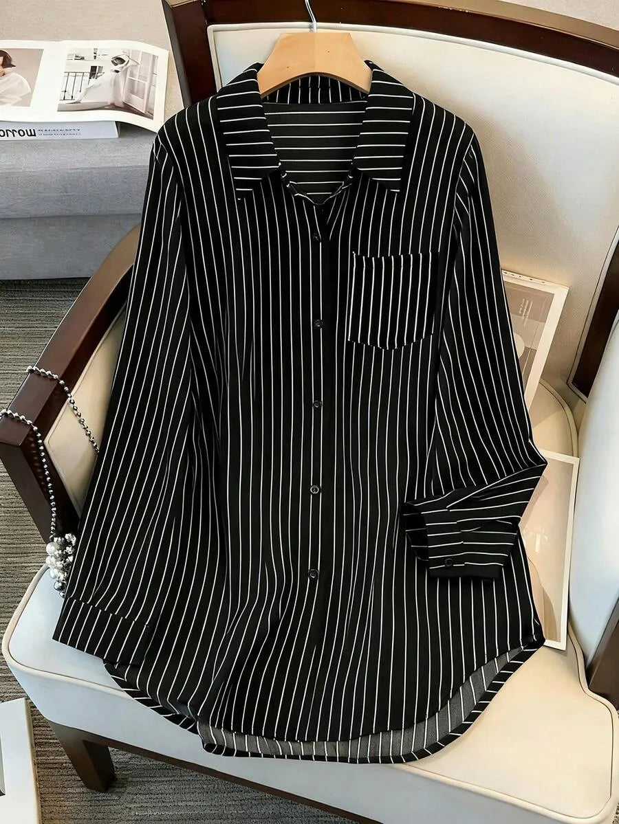 SHEIN قميص نسائي مخطط بأزرار وجيوب وأكمام طويلة بلون الأسود