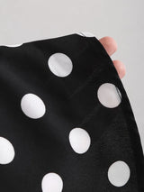 SHEIN Sweetra فستان ميني بدون أكمام بياقة قارب وظهر مكشوف ورباط خصر ونقشة نقاط بلون أسود