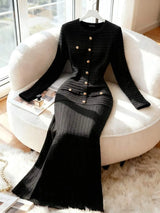 SHEIN Modelyn فستان محبوك ماكسي بياقة دائرية وأزرار ذهبية أمامية وأكمام طويلة بلون أسود