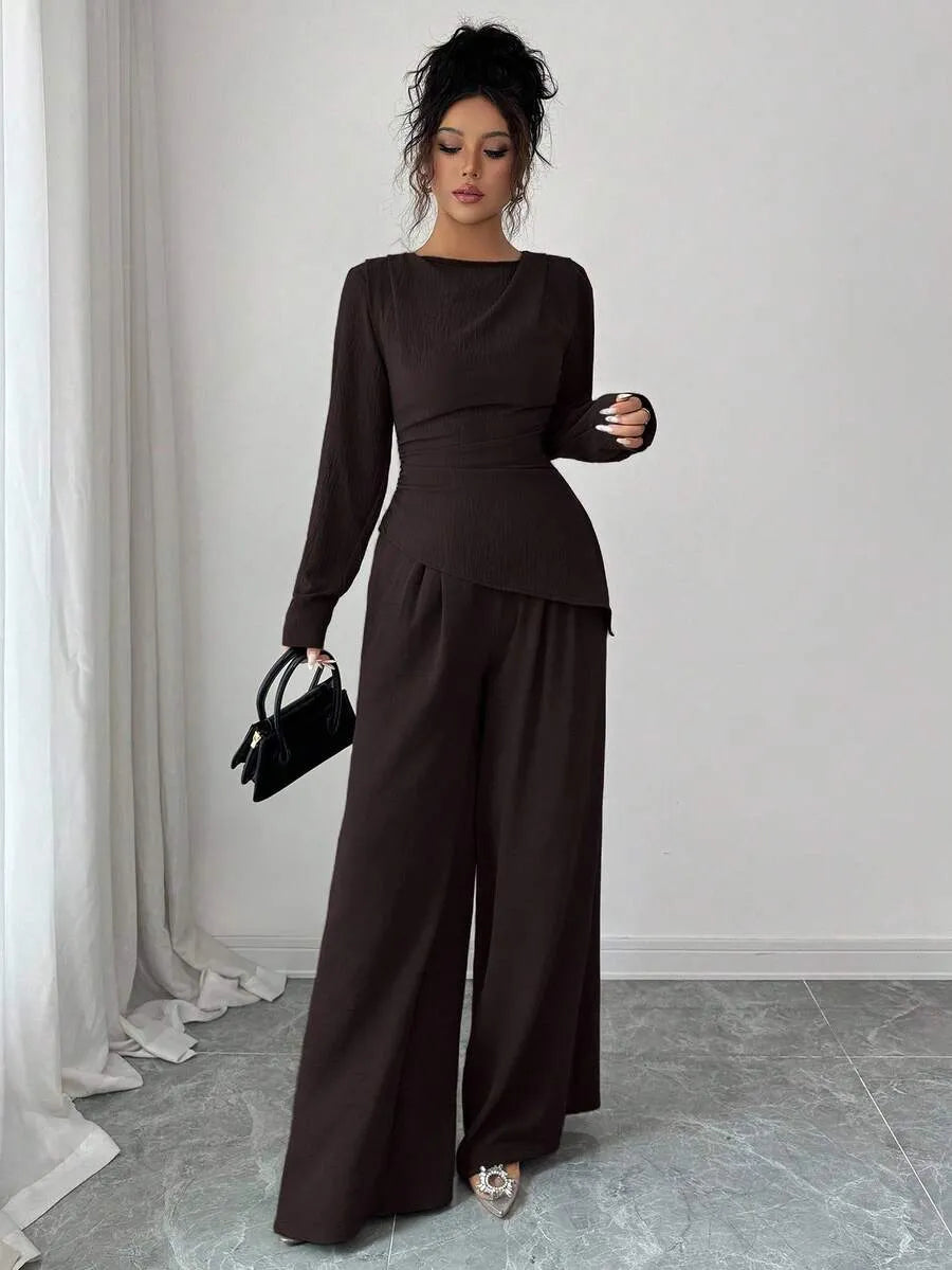 SHEIN Raffinéa طقم نسائي قطعتين بلوزة بأكمام طويلة وتصميم غير متماثل وبنطال بلون بني