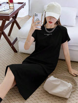 SHEIN Dazy Designer فستان ميدي بياقة دائرية وأكمام قصيرة وطبعة حروف بلون الأسود