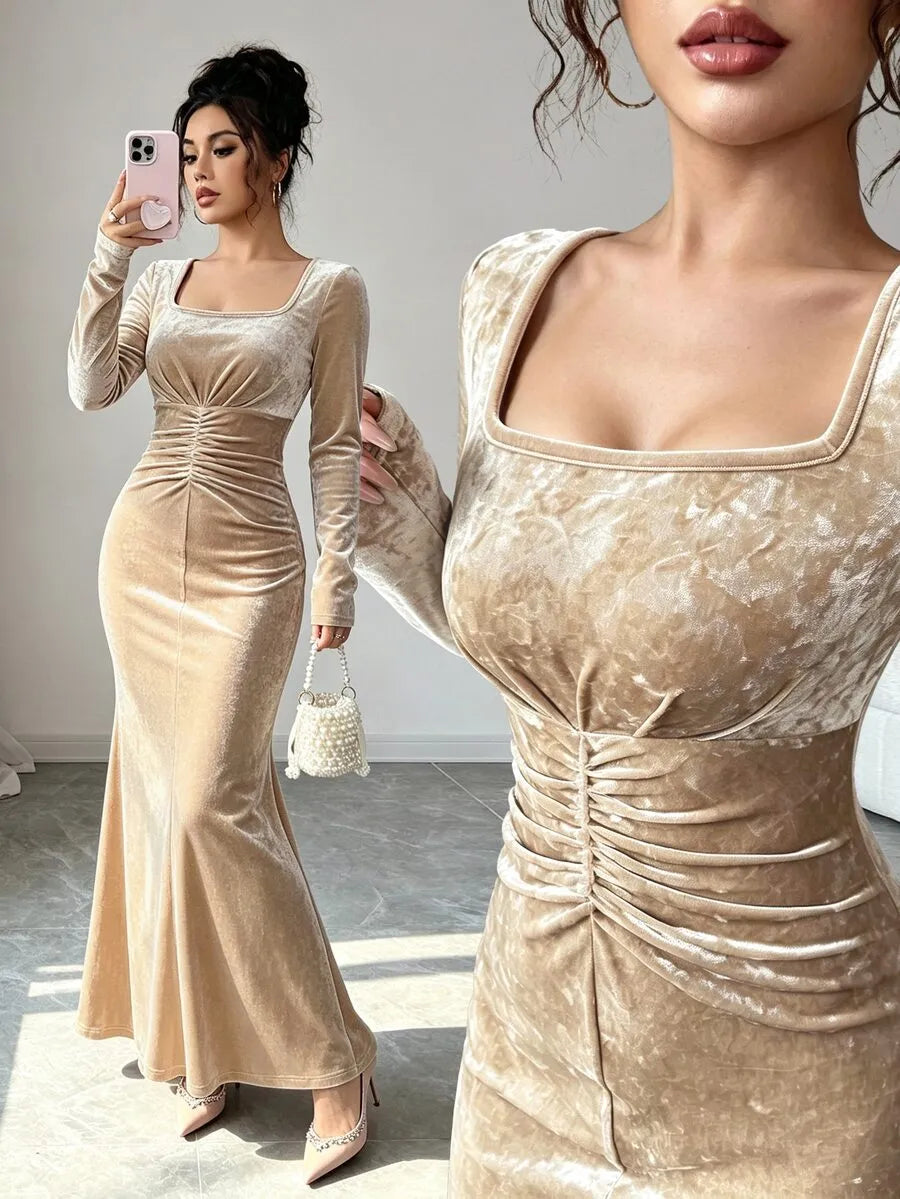 SHEIN Elenzga فستان مخملي ماكسي بياقة مربعة وخصر مكشكش وذيل حورية البحر بلون شمبانيا