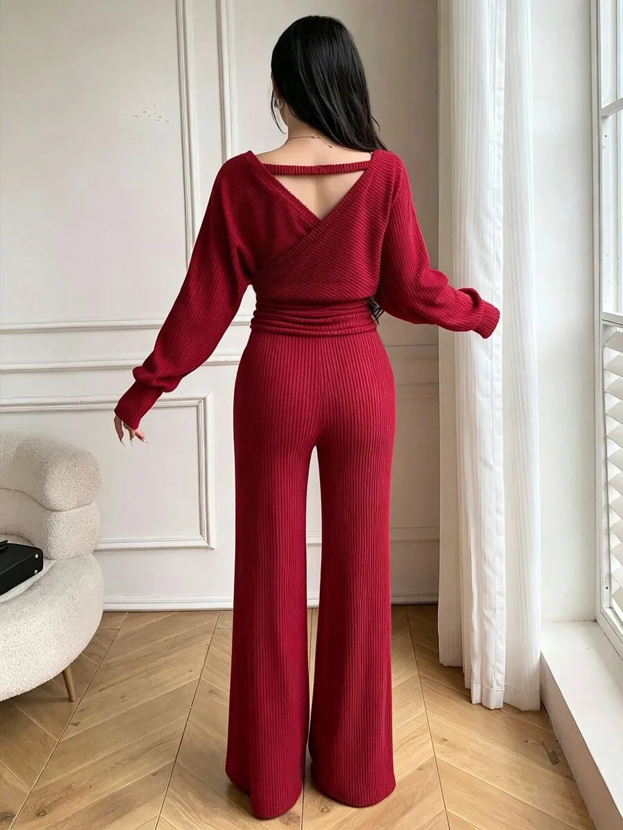 SHEIN Celisse جمبسوت محبوك بياقة متداخلة وخصر محدد وساق واسعة بلون أحمر