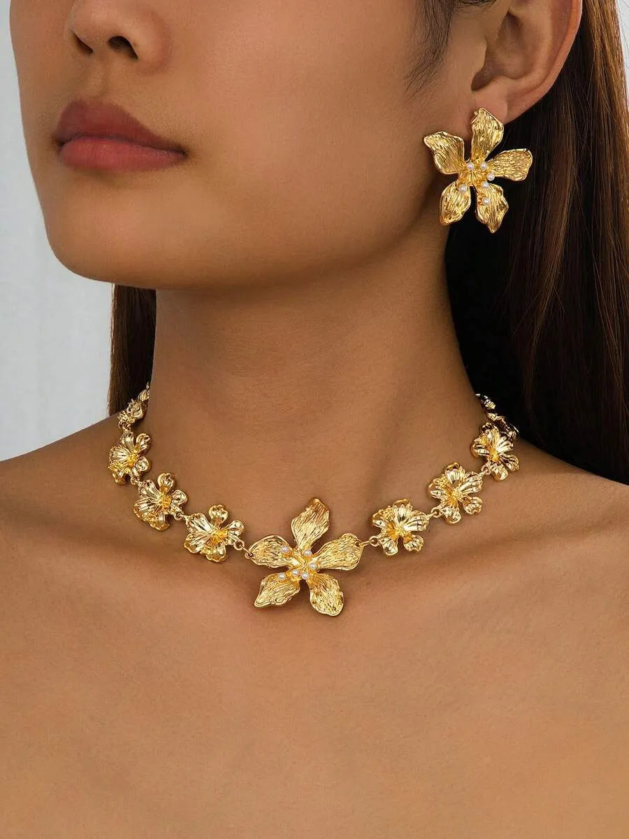 SHEIN طقم مجوهرات نسائي 4 قطع بتصميم زهرة خماسية البتلات بلون ذهبي