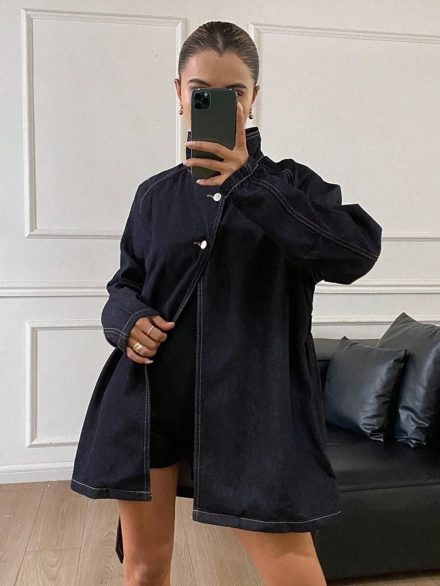 SHEIN DAZY معطف جينز ميدي فضفاض بياقة عالية وحزام وجيوب بلون أزرق داكن