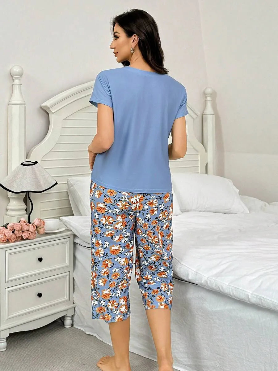 SHEIN Serenescape طقم قطعتين بطبعة أزهار مع بنطلون كابري متعدد الألوان