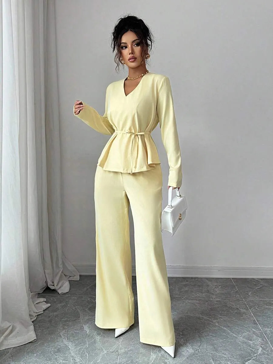 SHEIN Clasi طقم بلوزة بياقة ورباط متقاطع وبنطال طويل بلون أصفر