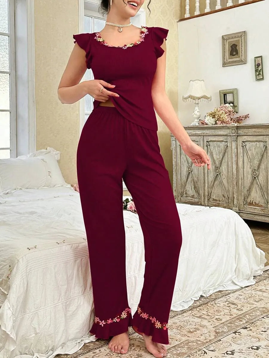 SHEIN CottageSlumber طقم بيجامة 2 قطعة بلون عنابي مع بنطلون وأكمام قصيرة