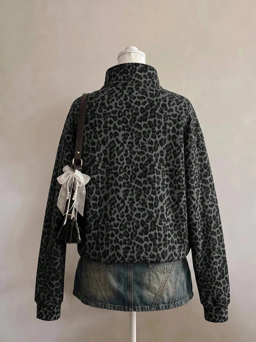 SHEIN EZwear بلوزة نسائية بنصف سحاب بطبعة نمر متعدد الألوان